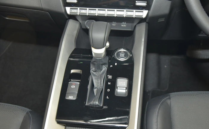 Mitsubishi Destinator - Ảnh 16