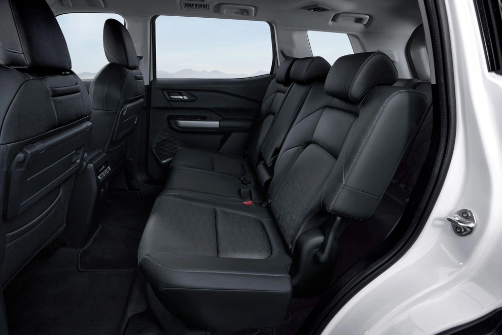 mitsubishi-destinator-ra-mat-se-ve-viet-nam-vao-cuoi-nam-nay-04