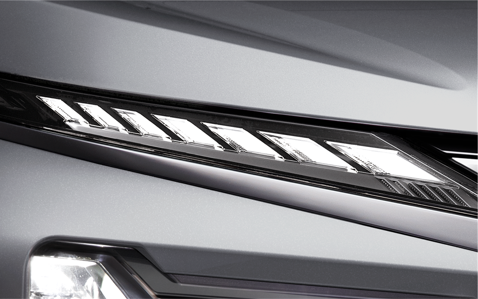 ngoai-that-xpander-2025-05