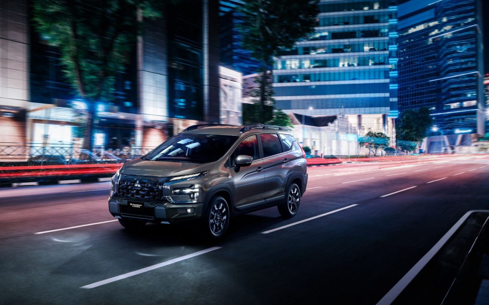 van-hanh-xpander-cross-2025-01